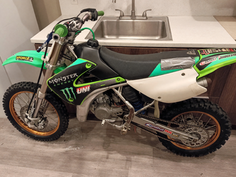 2022 Kawasaki Pro Circuit 150cc Dirt Bike – Good Condition, 2500 Miles - Los Angeles, CA
