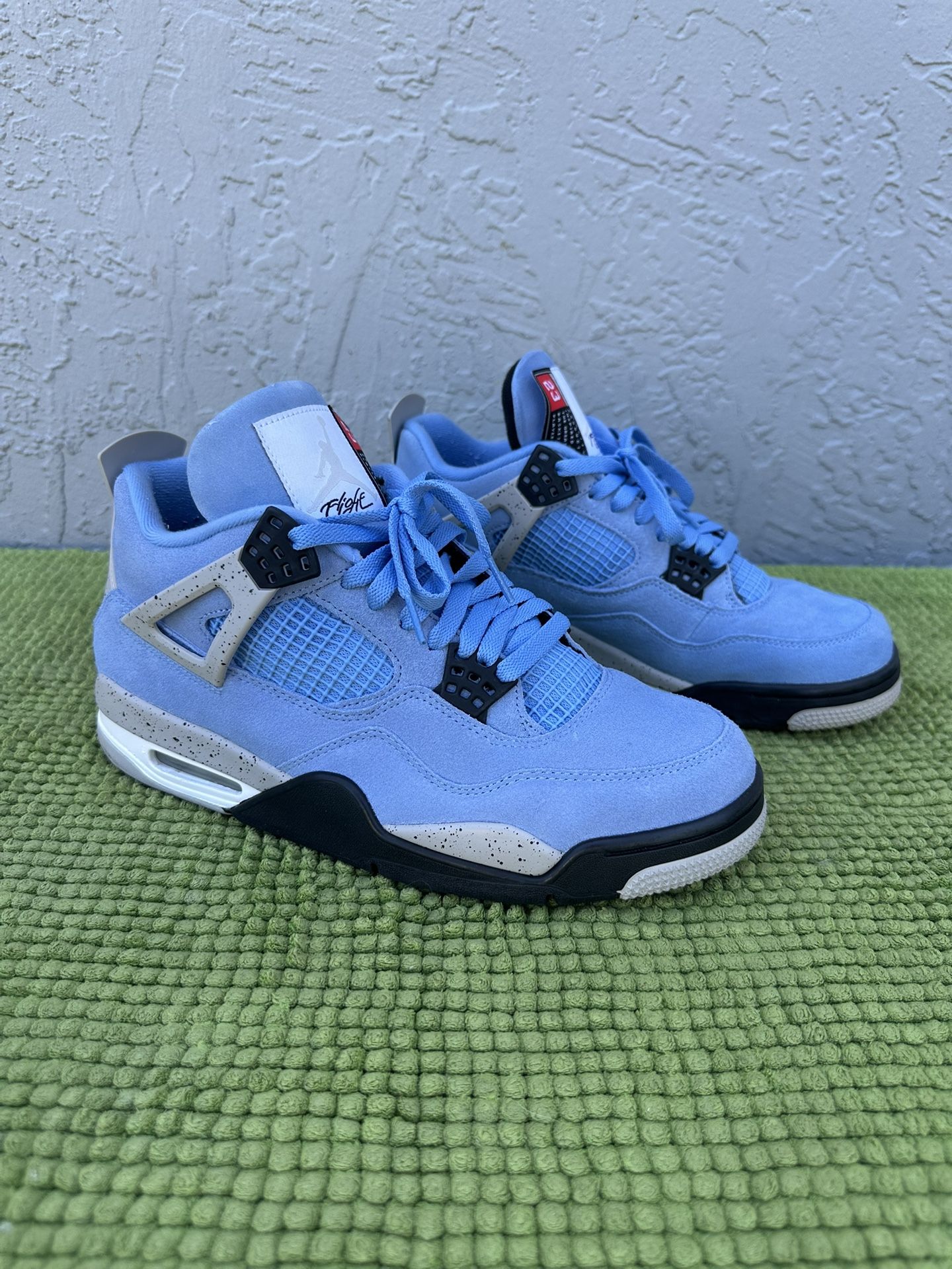🔥 Air Jordan 4 Retro “University Blue” Size 10 – Great Condition (No Box)