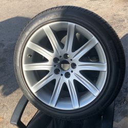 BMW 245/45 R19 Rim and tire