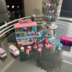 DONALINA’S DONUT DELIGHT SHOPKINS DOLL & SET