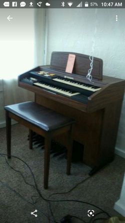 Hammond Organ 1982