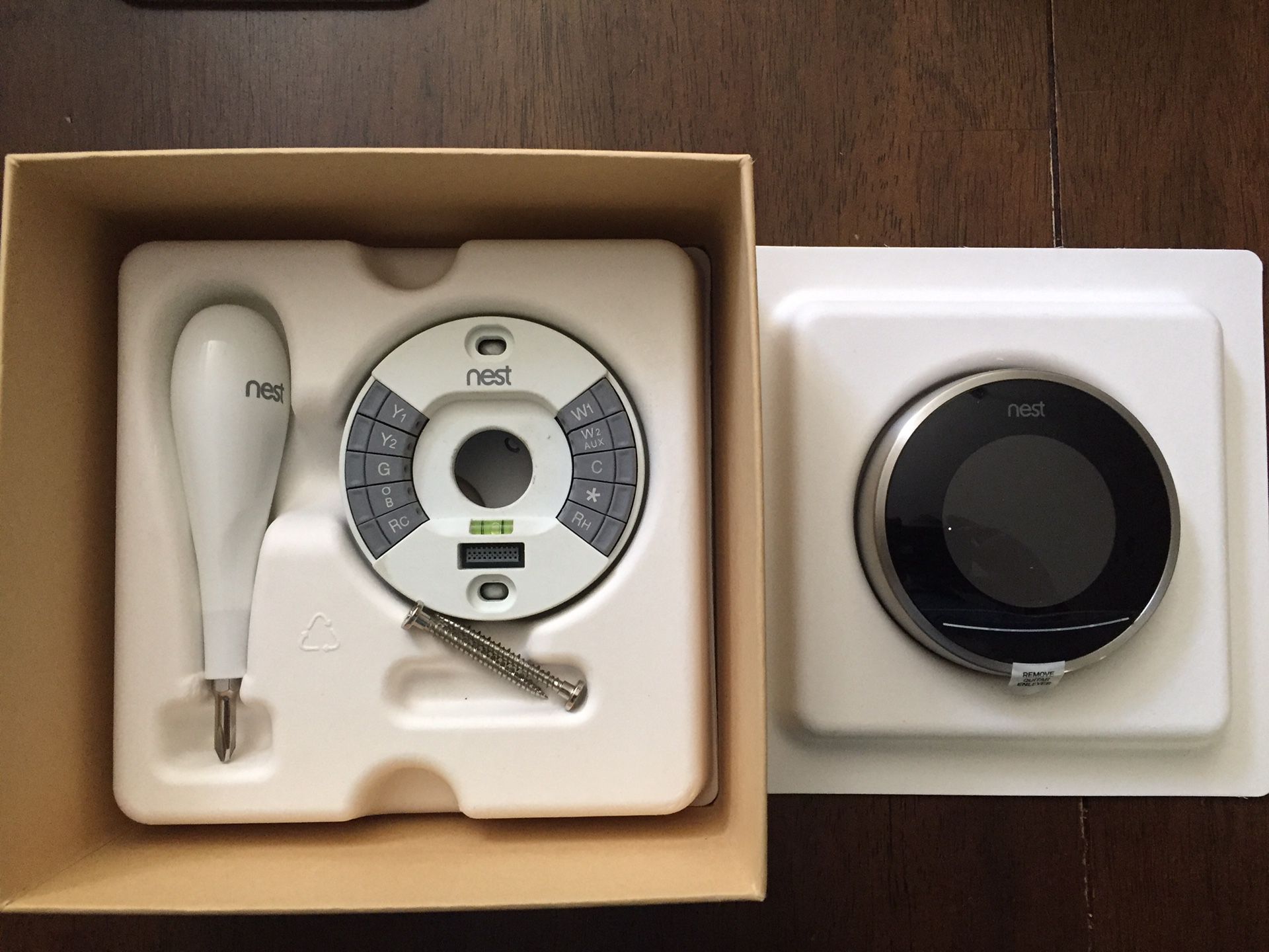 Nest Thermostat, Very Good Condition.