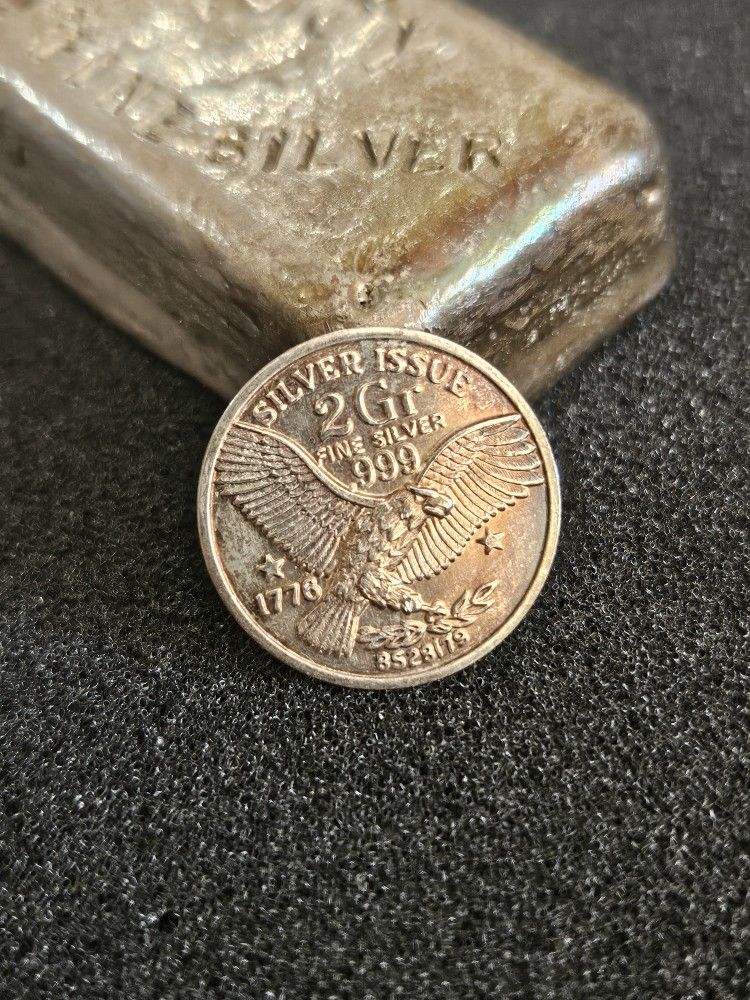 1976 Vintage Silver Medal