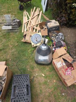 Free stuff. Vintage electronics