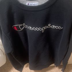 Champion Sweater Size Medium
