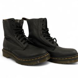 Women’s Dr Martens Boots - Like New 