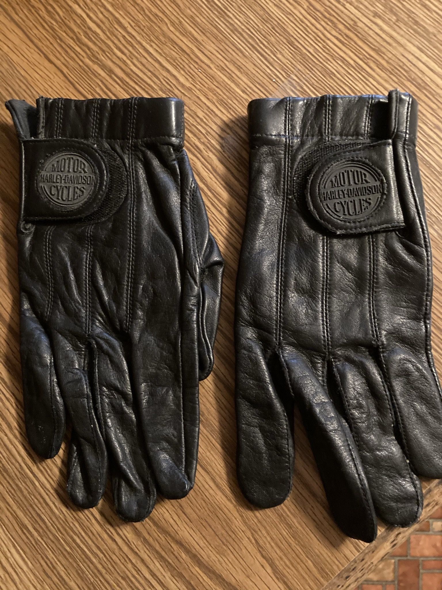 , New  ,, Harley, Davison, gloves, black and brown sandals plus  Mor