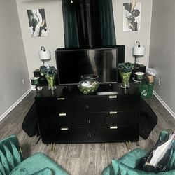 🖤 Queen Bedroom Set + Home Décor   Sale! 🖤  ✨ Queen Bed (Black & Gold, Studded, w/ Built-In Drawers)  $375 obo Includes 3-piece black & gold 