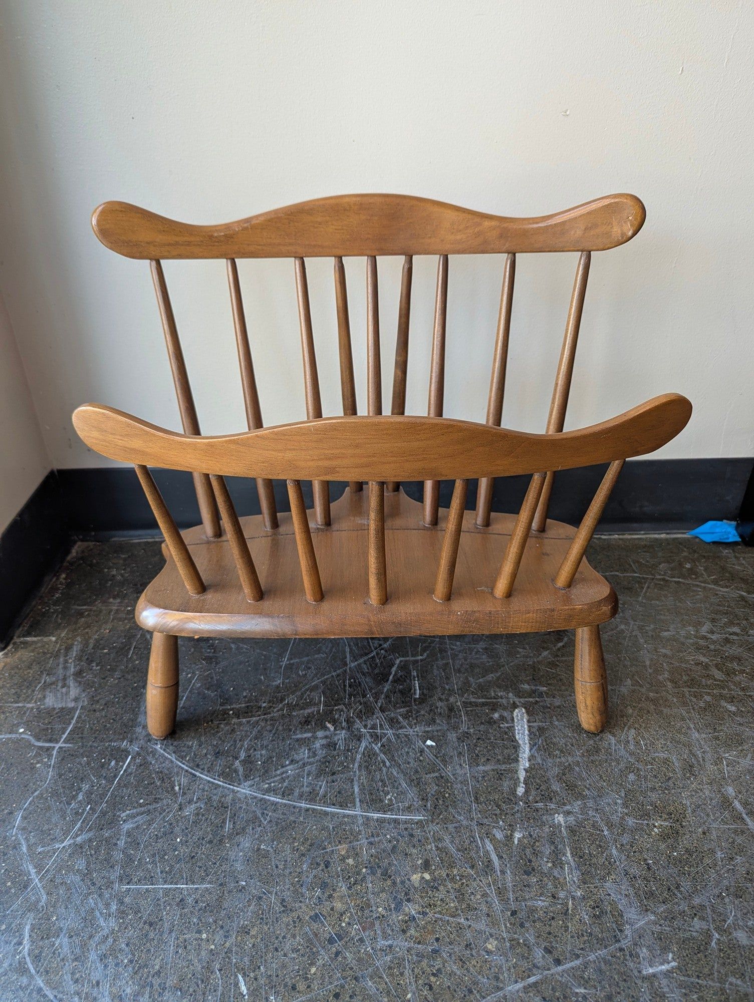 Flint Ridge Solid Maple Spindle Back Periodical Holder