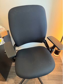 Steelcase Leap V2 Office Chair — Fully loaded, Black Frame, Buzz2 Fabric