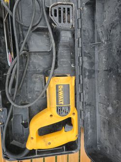 DEWALT RECIPROCATING SAW DW304P with case