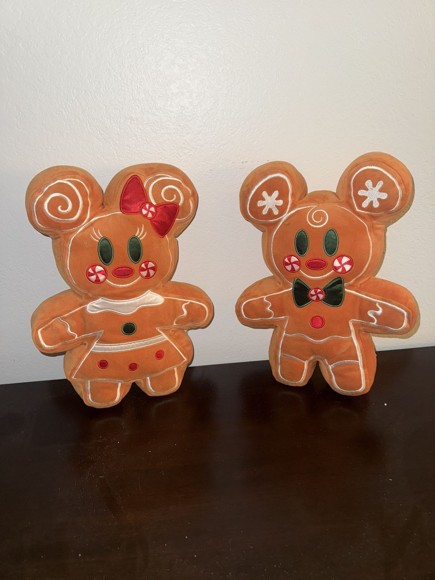 Mickey and Minnie Mouse Gingerbread