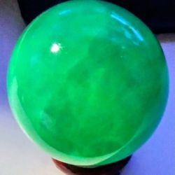 Luminous Chineese Crystal Pearl.