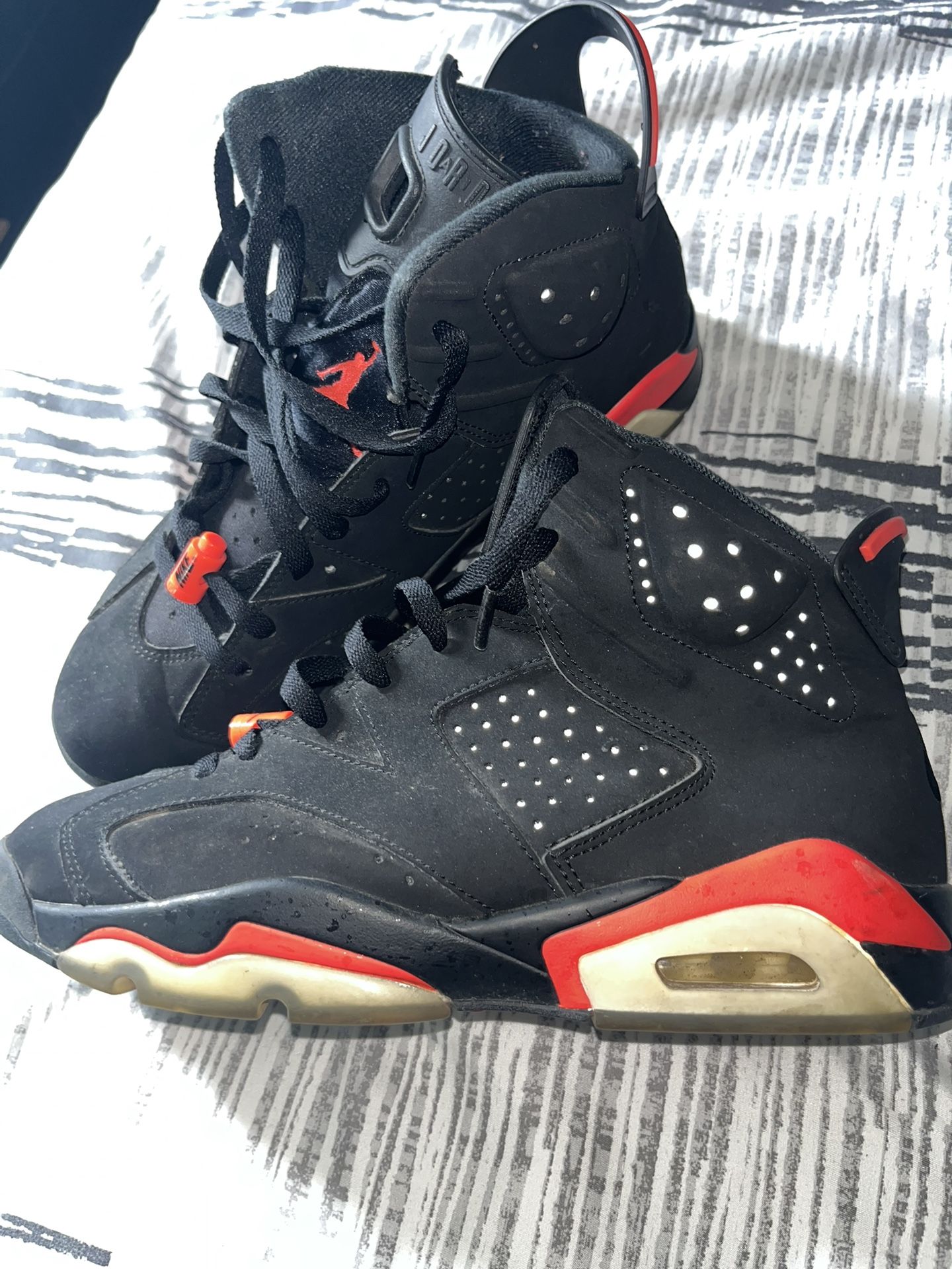 Retro Air Jordan 6 Infrared (2019) Size 9.5