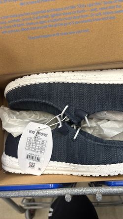 NEE WOMENS SIZE 7