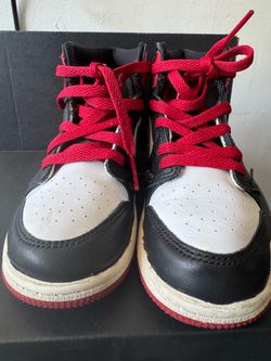 Jordan 1 Retro High OG - Used $40 Red Laces