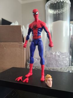 Marvel legends Spider-Man Peter Parker into the spidevers.