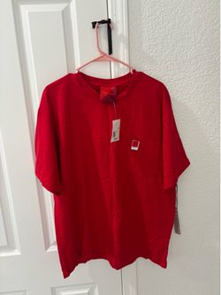 Forever 21 Pantone men’s large new red