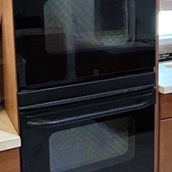 Double wall oven and cooktop