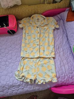 Gurls pj's size 6