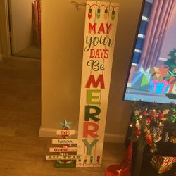 Merry chirstmas Sign Grinch Colors 