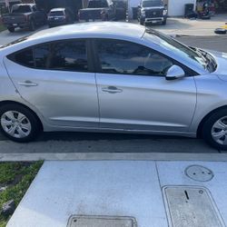 Hyundai Elantra  2018