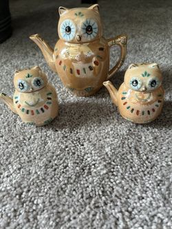 Vintage “Cat” Teapots