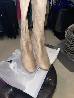 2 Pairs Of Women’s Thigh High Boots Suede Size 10 In Good Condition( Taupe And One Navy Blue)  Come In There Box 📦 From Lane Bryan 