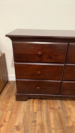 PALI Dark Wood 6-Drawer Dresser
