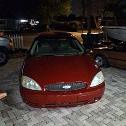Ford Taurus 