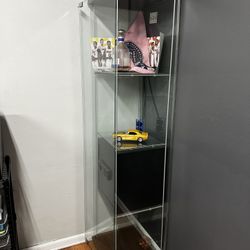 Cabinet with 4 Glass Shelves