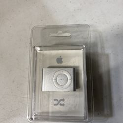 iPod Shuffle 1 G Brand New Silver