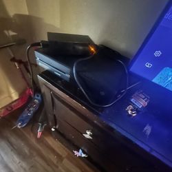 Xbox One Black W Controller And Cords  