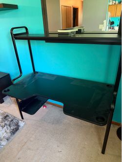 Computer desk