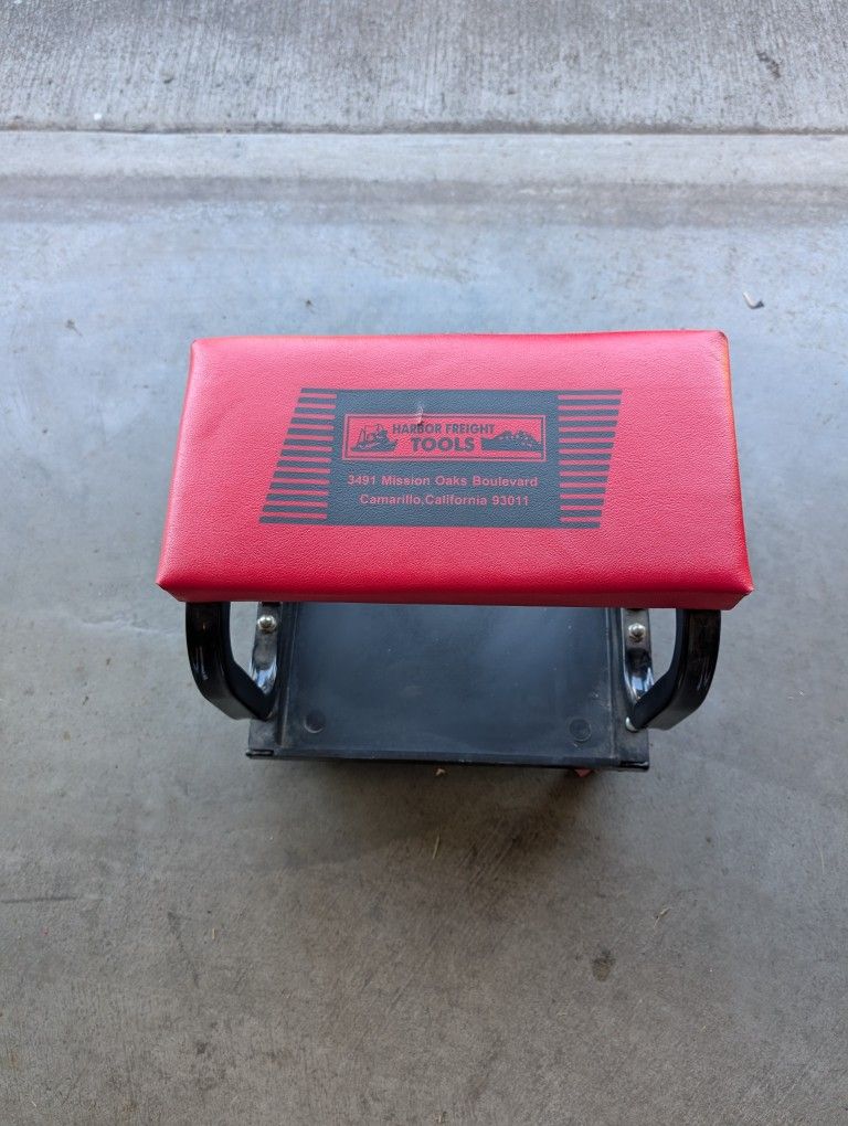 Harbor Freight Rolling Mechanics Stool
