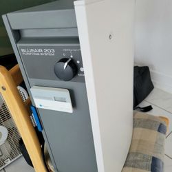   Blueair Classic 203 Slim HEPASilent Air Purification System, Allergy and Dust Reducer, Small Rooms 237 sq. ft. Excellent Condition. 
