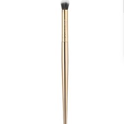 CONCEALER BLENDING BRUSH

