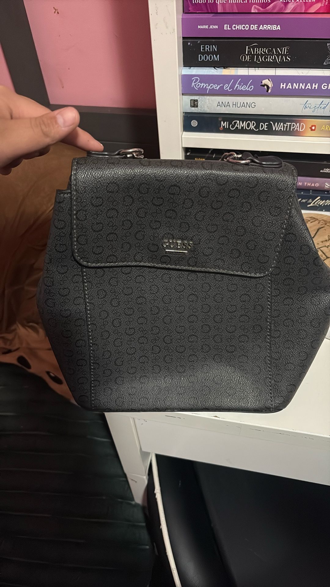brand:Guess