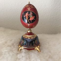2004 Clara And Nutcracker Fist issue In The Nutcracker Collection G0572 Sanky 