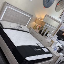 4Pc Queen Bedroom Set