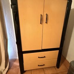 Dresser/ Cabinet 