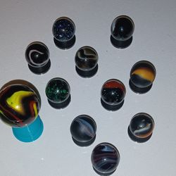 Vintage marbles 11 ct. collectible
