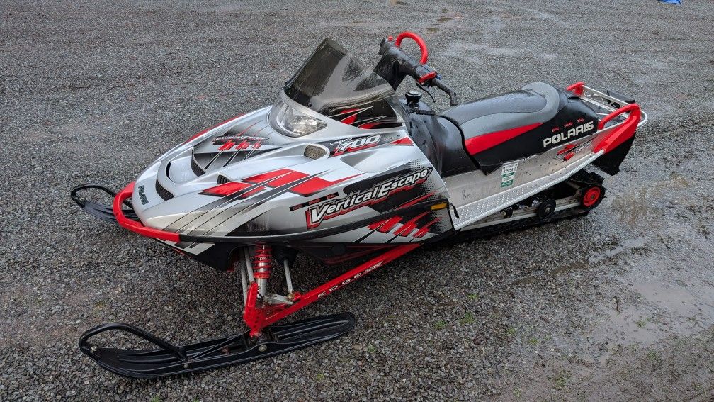 2004 Polaris RMK Vertical Edge
