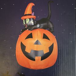 5 Ft Inflatable Pumpkin & Witch’s Cat
