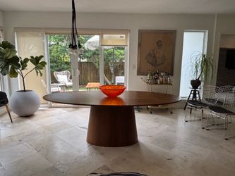 Contemporary Table Sullivan