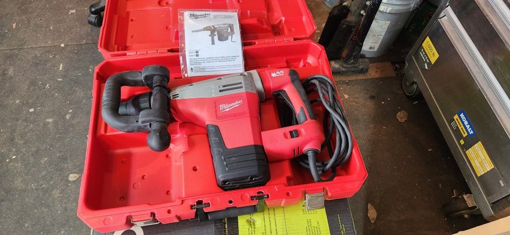 brand new Milwaukee Jackhammer demolition hammer 