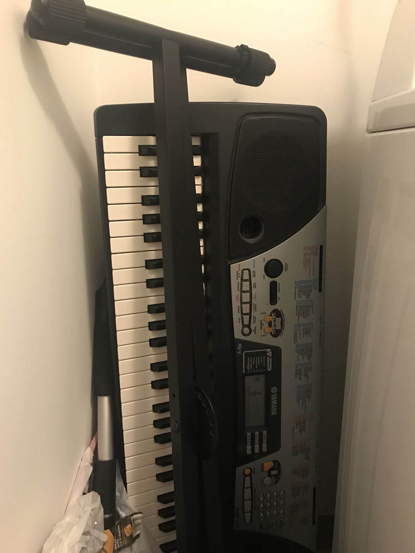 Yamaha PSR-175 Keyboard