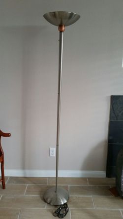 Energy saving floor lamp (no bulb)