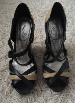 Strappy black wedge size 6