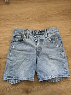 Levi’s 501 Women’s Mid Thigh Shorts